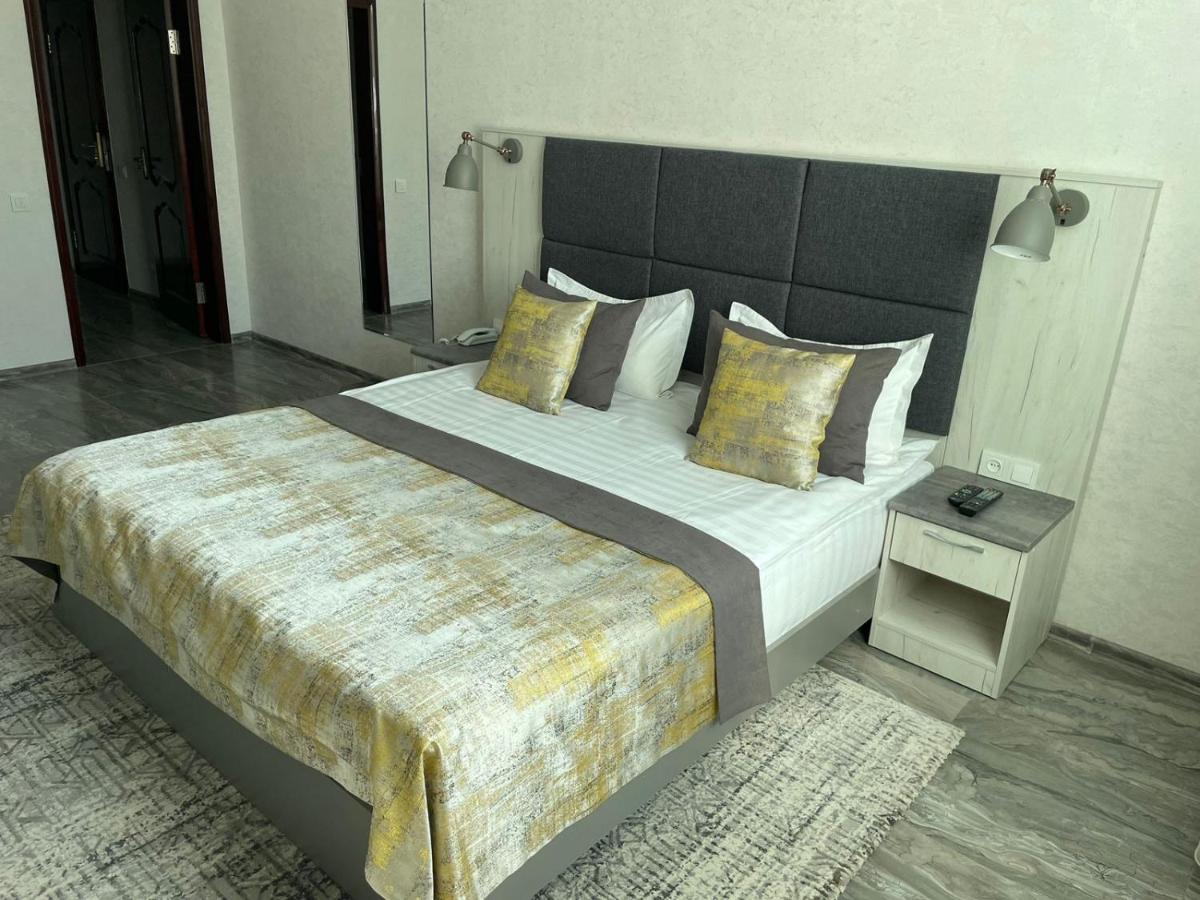Altyn Adam Hotel Petropavlovsk Eksteriør bilde