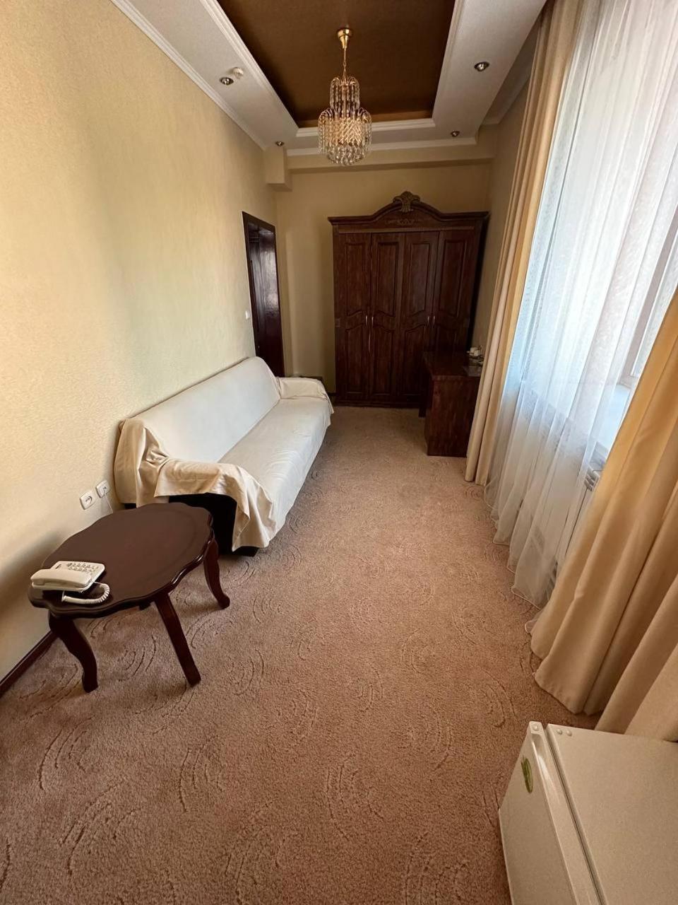 Altyn Adam Hotel Petropavlovsk Eksteriør bilde