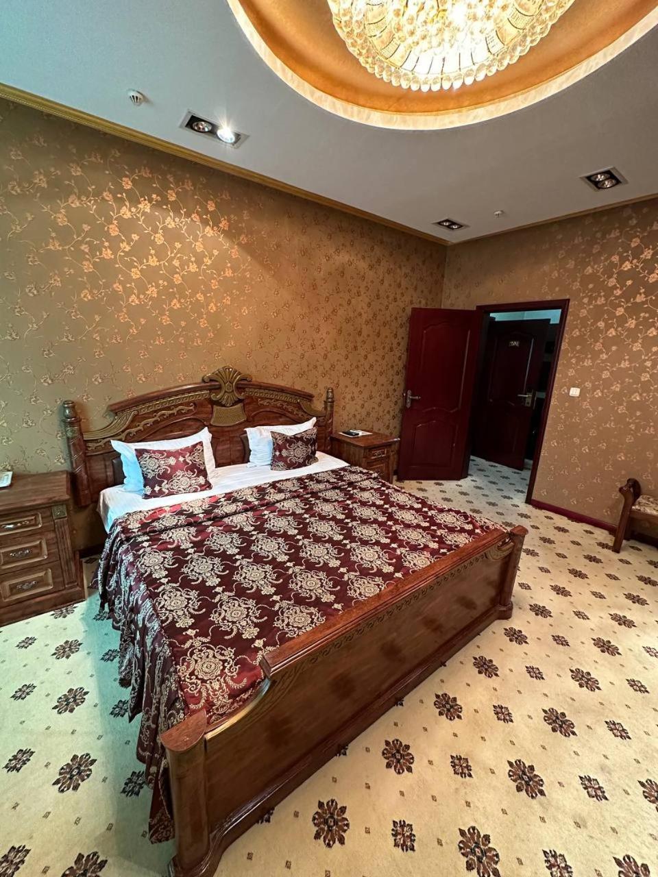 Altyn Adam Hotel Petropavlovsk Eksteriør bilde