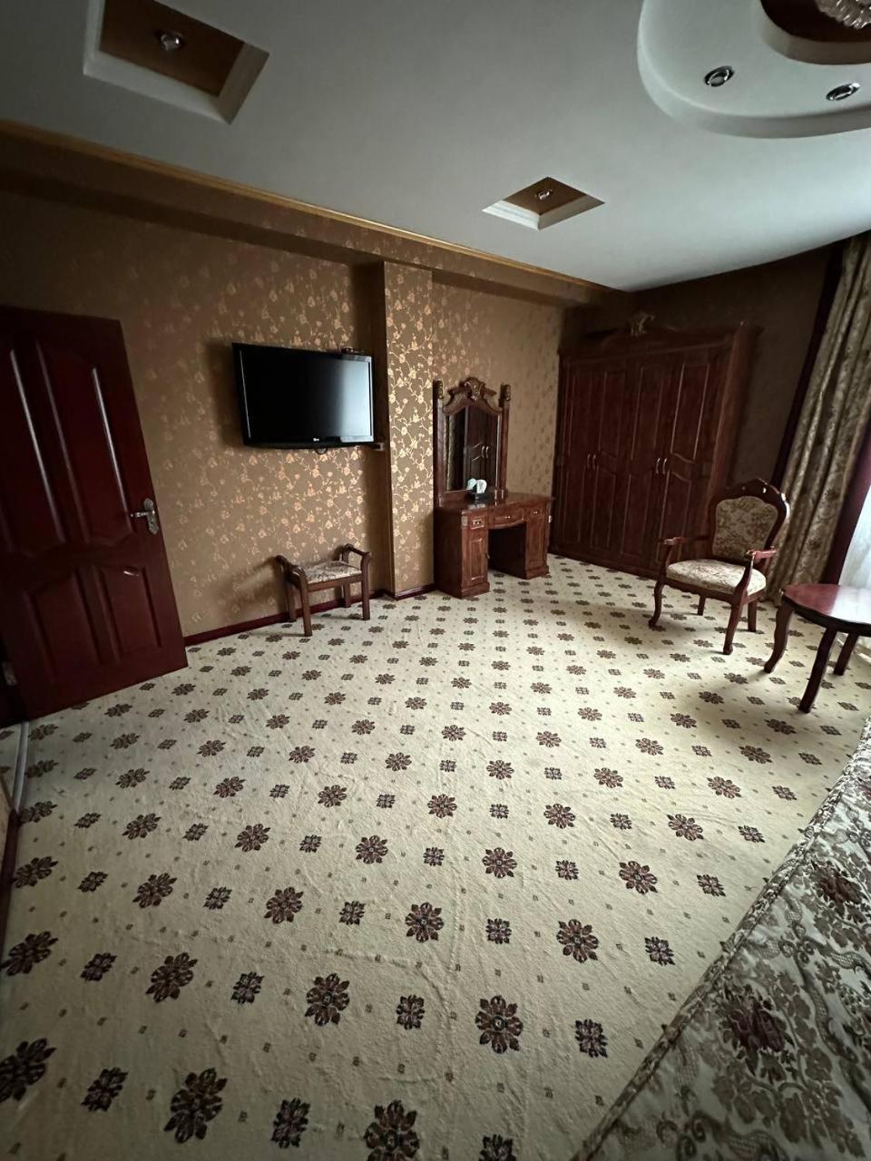 Altyn Adam Hotel Petropavlovsk Eksteriør bilde