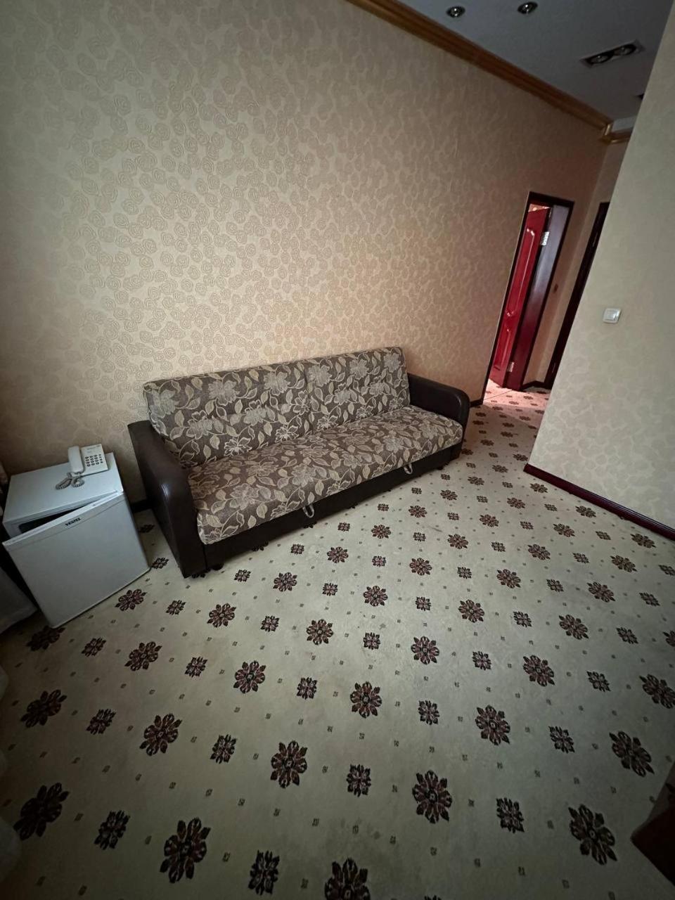 Altyn Adam Hotel Petropavlovsk Eksteriør bilde
