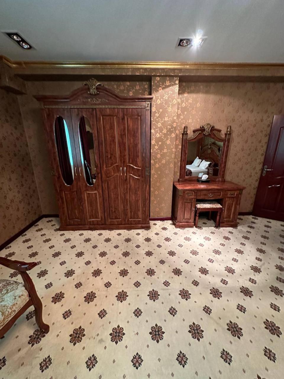 Altyn Adam Hotel Petropavlovsk Eksteriør bilde